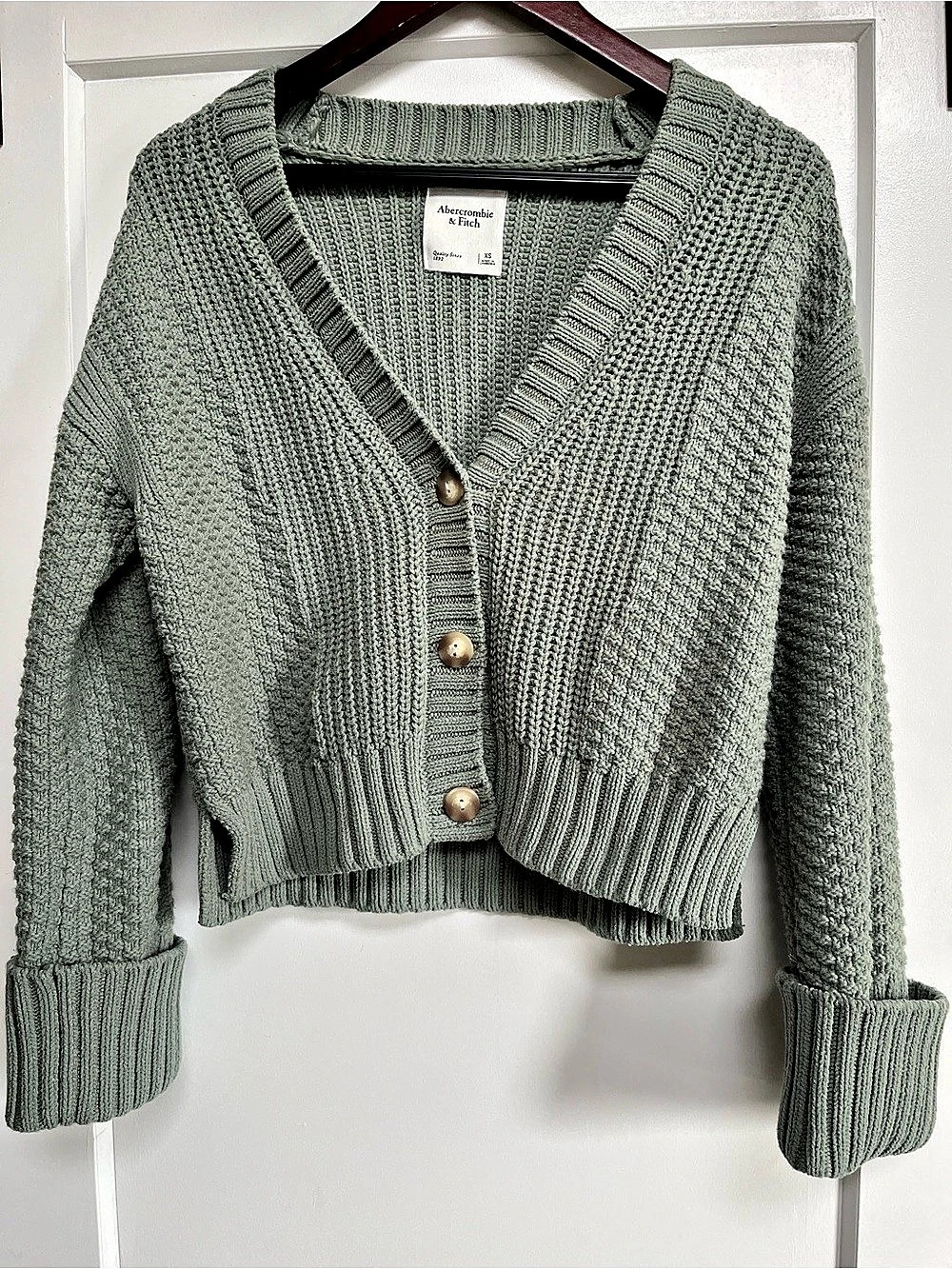 Abercrombie & Fitch Quality Sweater Knit Button-Front Cardigan in Green XS